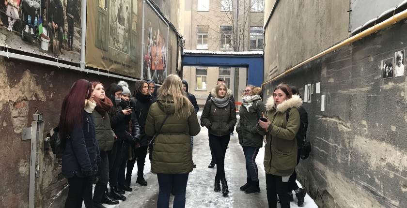 Students and teachers went on a sightseeing tour