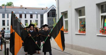Kviečiame baigiamųjų kursų studentus į diplomų įteikimo šventę
