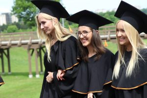 DIPLOMŲ ĮTEIKIMAI